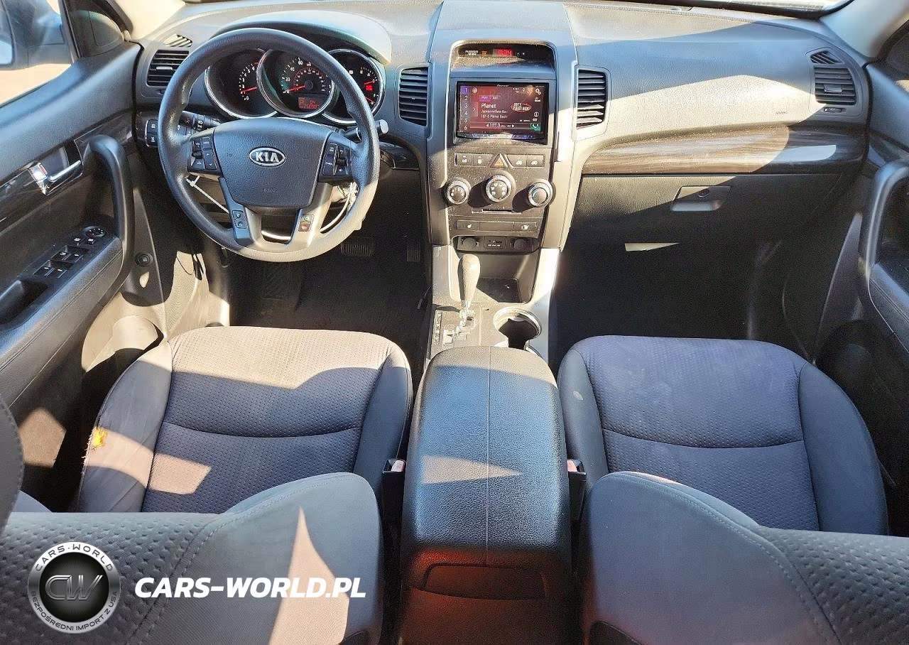 2011 Kia Sorento Lx VIN:5XYKTCA15BG121368 - 8