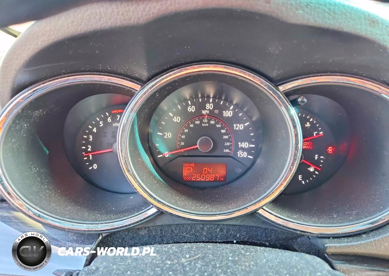 2011 Kia Sorento Lx VIN:5XYKTCA15BG121368 - 9