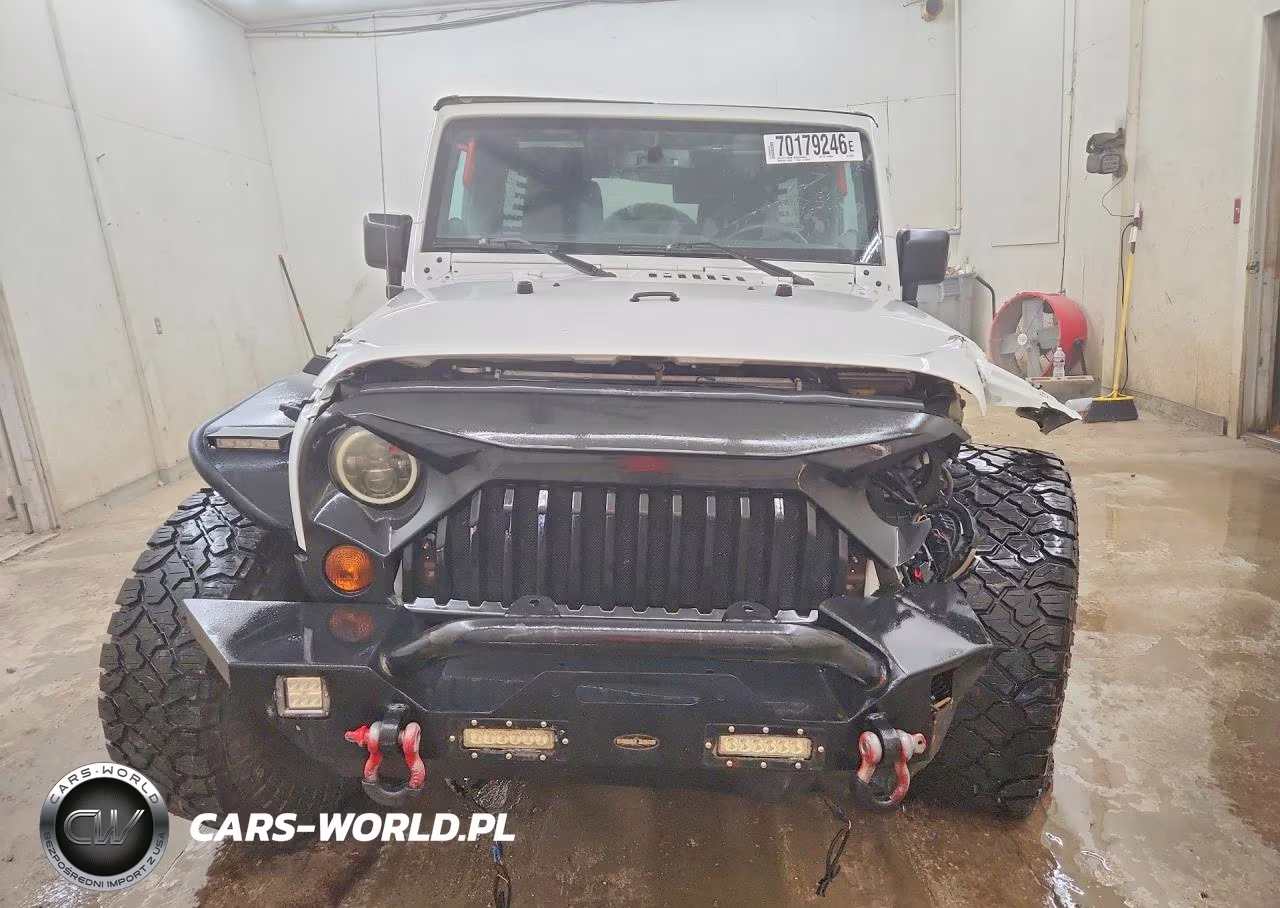 2013 Jeep Wrangler Unlimited Sport VIN:1C4HJWDG4DL623376 - 5