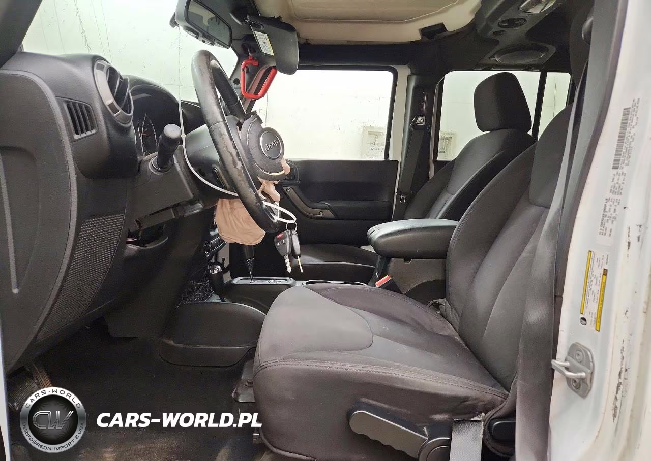 2013 Jeep Wrangler Unlimited Sport VIN:1C4HJWDG4DL623376 - 7