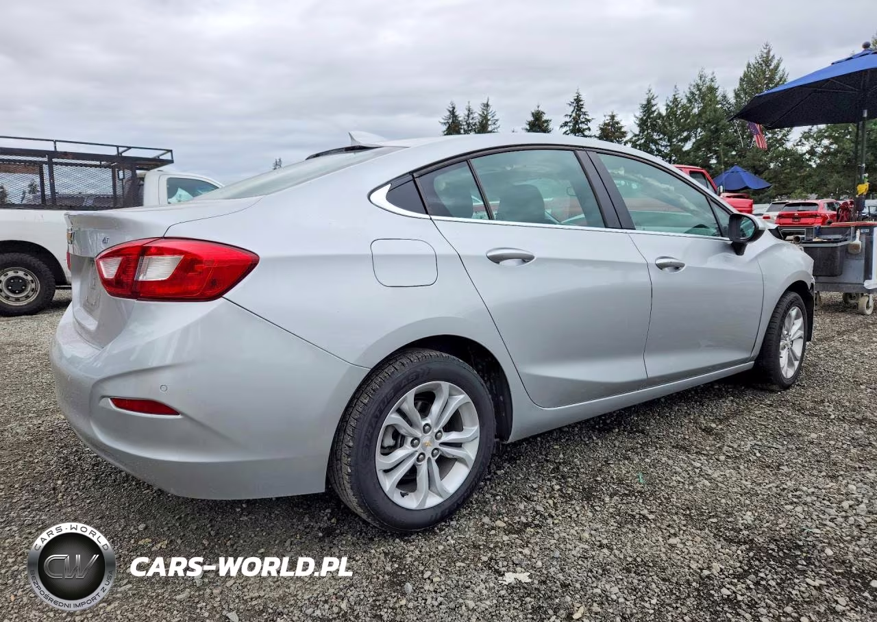 2019 Chevrolet Cruze Lt VIN:1G1BE5SM3K7129070 - 3