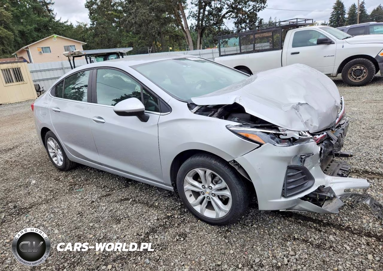 2019 Chevrolet Cruze Lt VIN:1G1BE5SM3K7129070 - 4