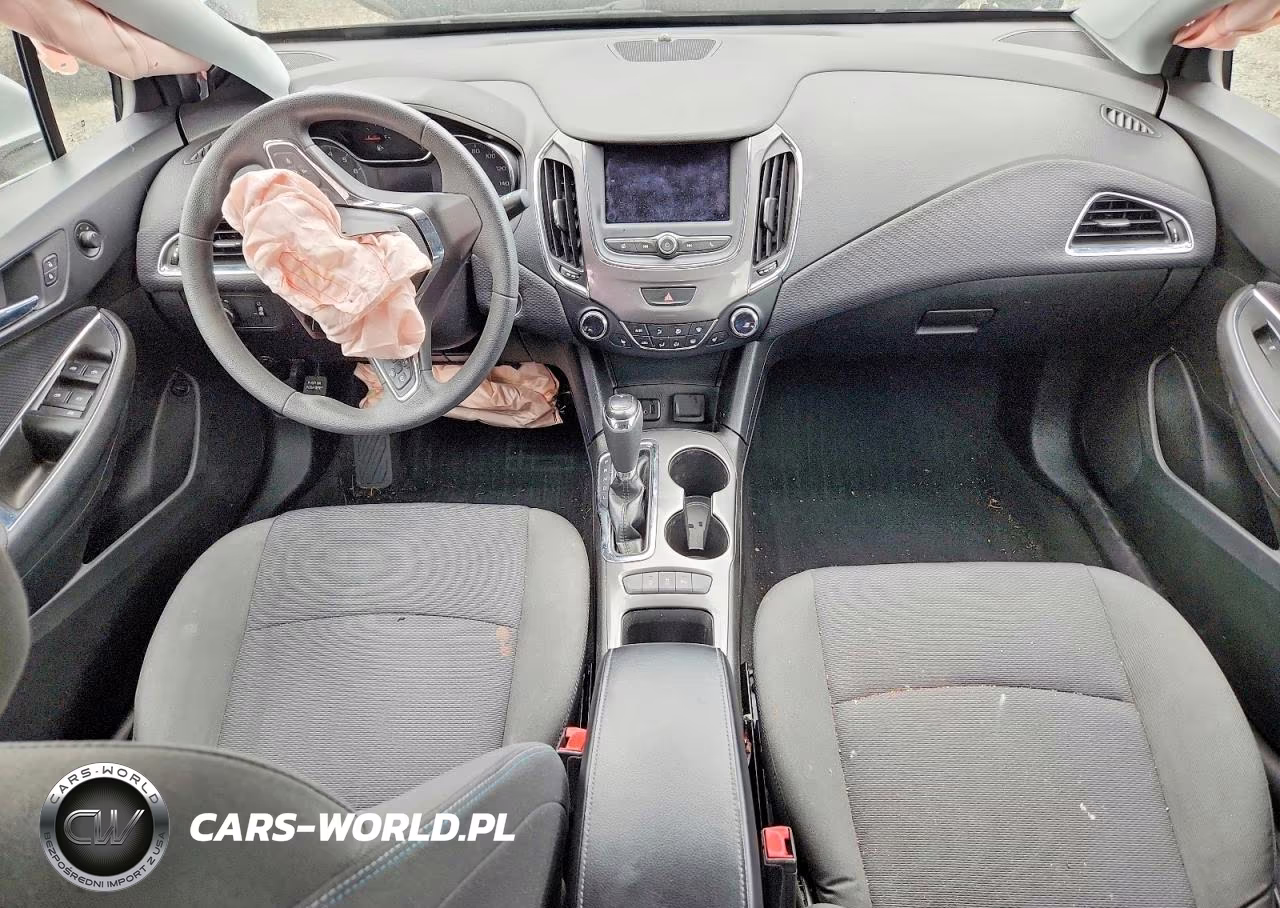 2019 Chevrolet Cruze Lt VIN:1G1BE5SM3K7129070 - 8
