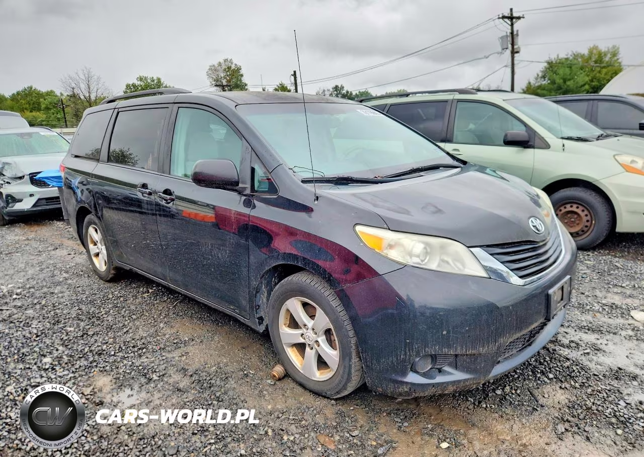2011 Toyota Sienna Le VIN:5TDKK3DCXBS026386 - 4