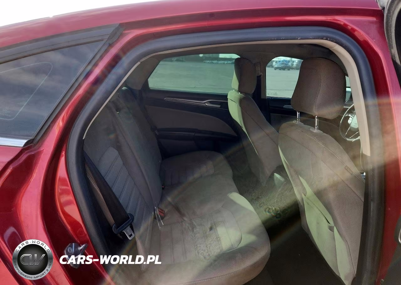 2020 Ford Fusion S VIN:3FA6P0G73LR160957 - 10