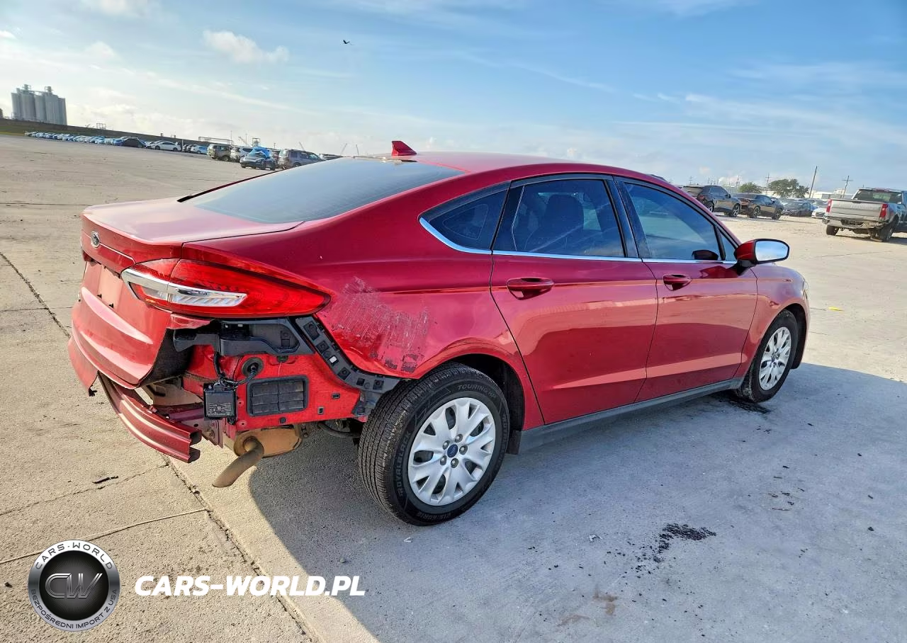 2020 Ford Fusion S VIN:3FA6P0G73LR160957 - 3