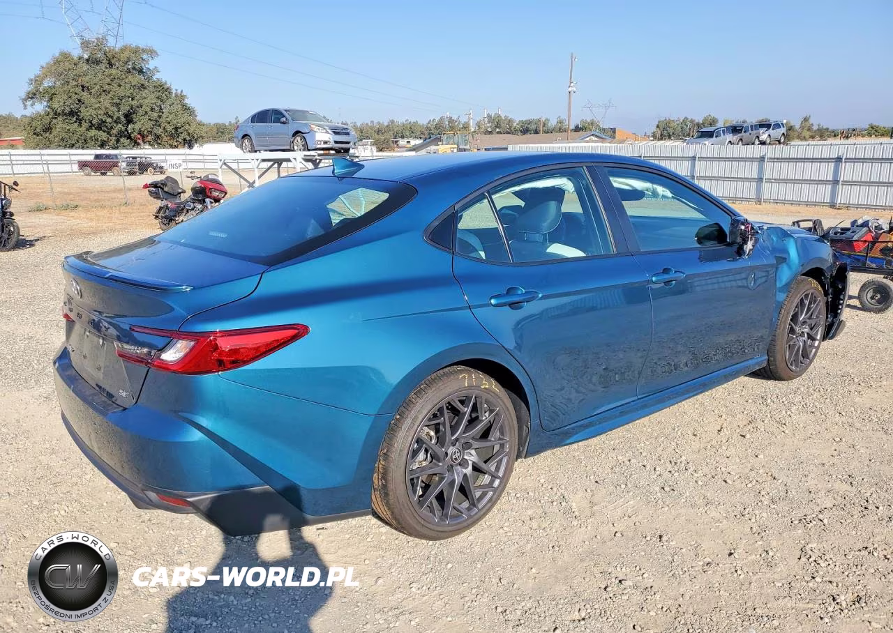 2025 Toyota Camry Se VIN:4T1DAACKXSU179866 - 3