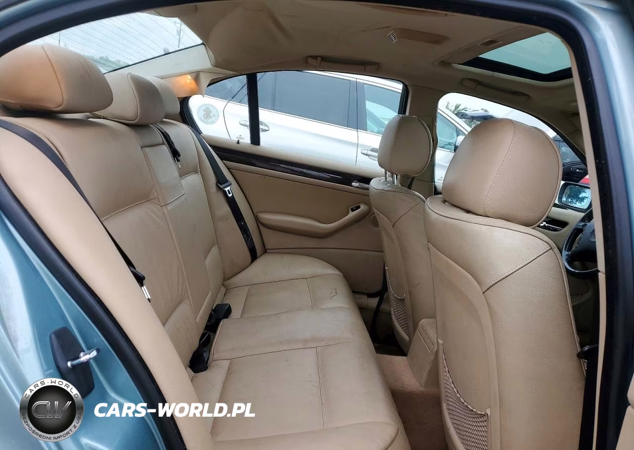 2003 BMW 330 Xi VIN:WBAEW53473PN30328 - 10