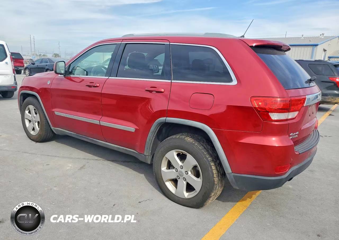 2011 Jeep Grand Cherokee Laredo VIN:1J4RR4GT8BC570134 - 2
