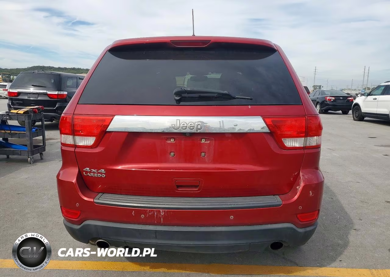 2011 Jeep Grand Cherokee Laredo VIN:1J4RR4GT8BC570134 - 6