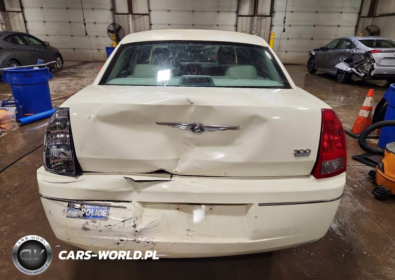 2005 Chrysler 300 Touring VIN:2C3AA53G45H503481 - 6