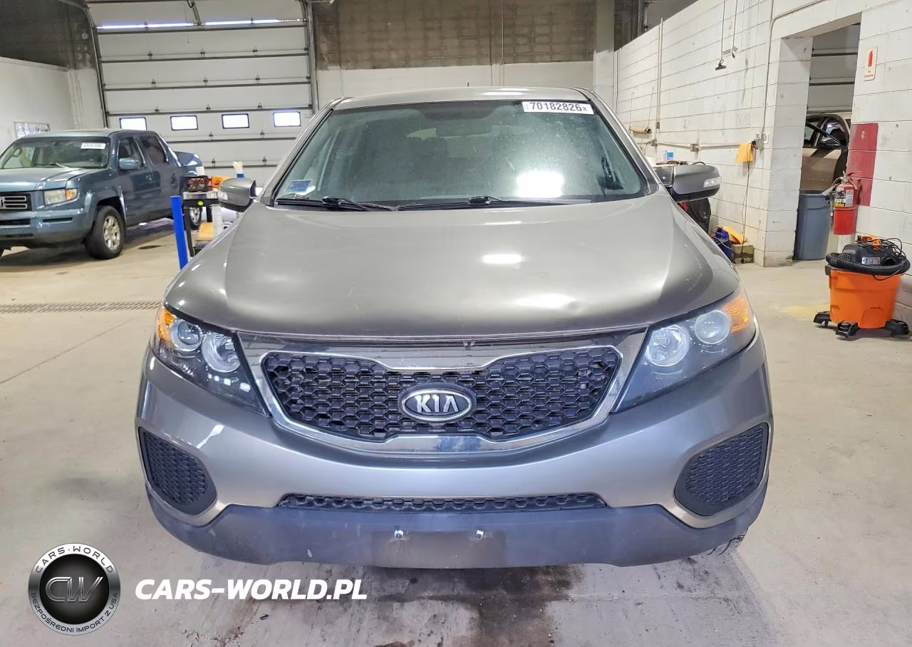 2013 Kia Sorento Lx VIN:5XYKT4A16DG321944 - 5