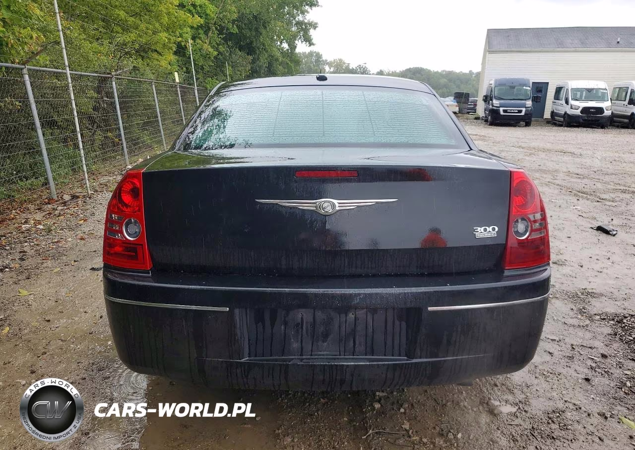 2010 Chrysler 300 Touring VIN:2C3CA5CV9AH176996 - 6
