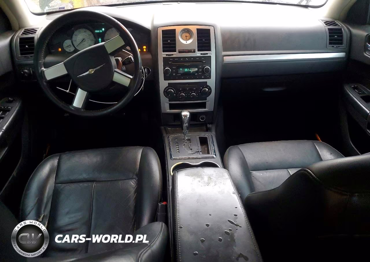 2010 Chrysler 300 Touring VIN:2C3CA5CV9AH176996 - 8