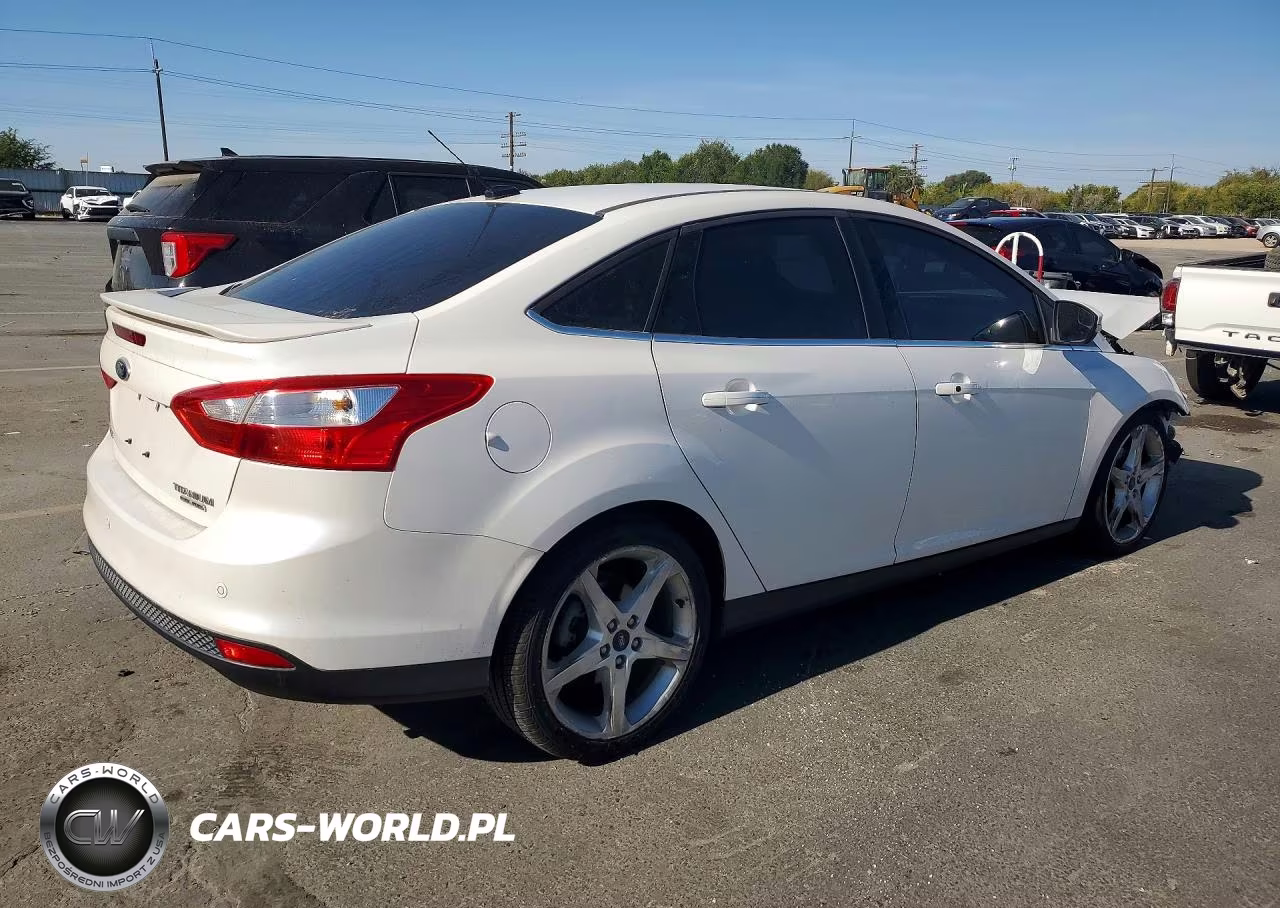 2013 Ford Focus Titanium VIN:1FADP3J26DL210546 - 3