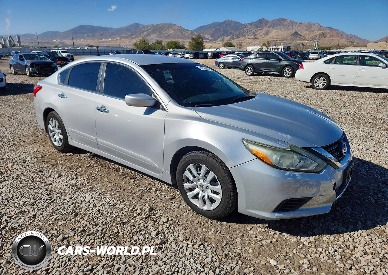 2017 Nissan Altima 2.5 S VIN:1N4AL3AP1HN329531 - 4