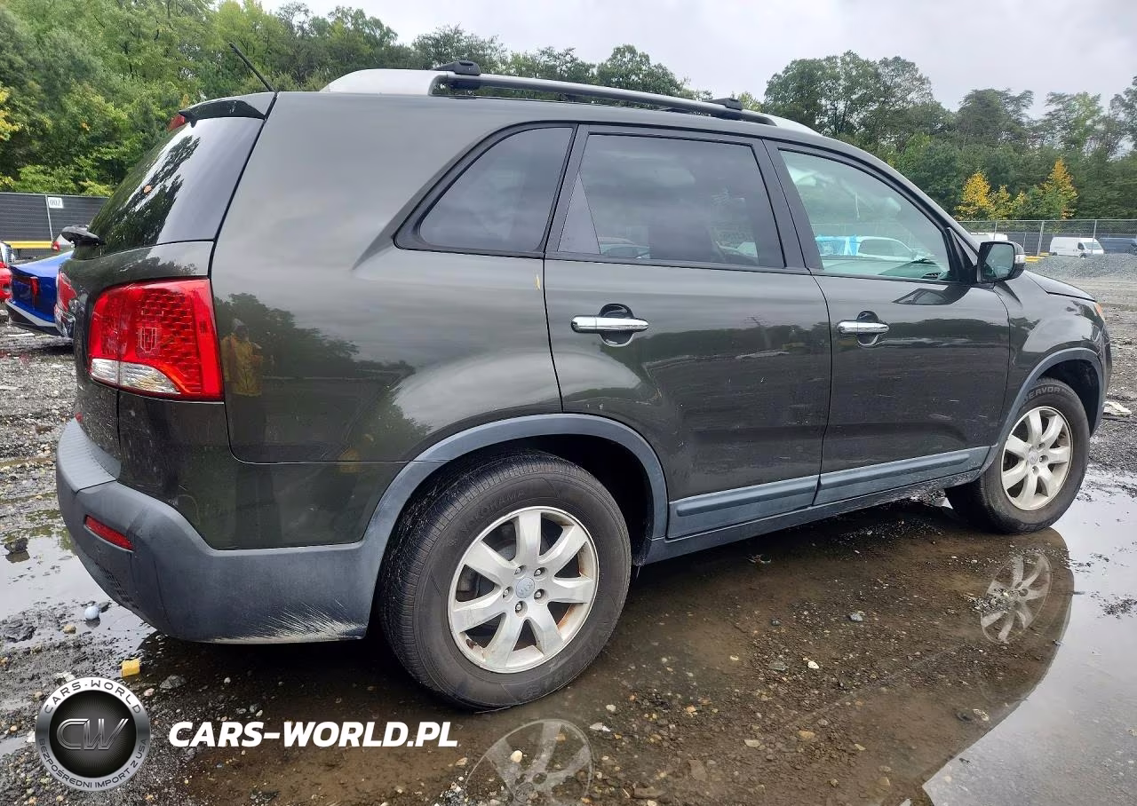 2012 Kia Sorento Lx VIN:5XYKT3A68CG275795 - 3