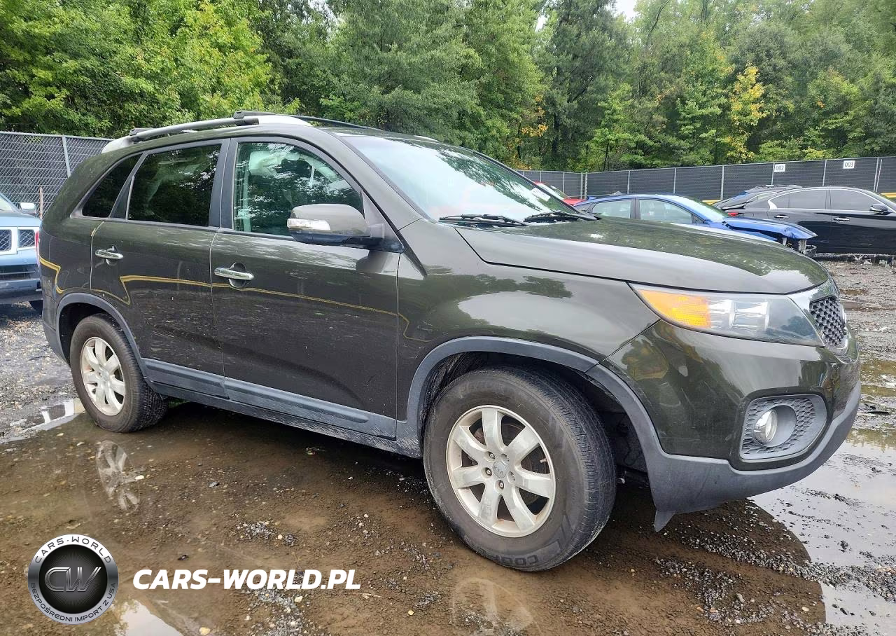 2012 Kia Sorento Lx VIN:5XYKT3A68CG275795 - 4