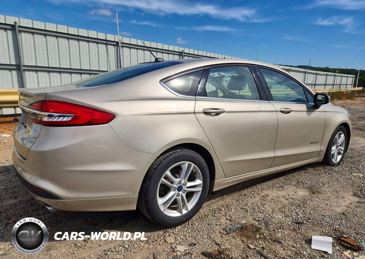 2018 Ford Fusion Se Hybrid VIN:3FA6P0LU4JR250479 - 3