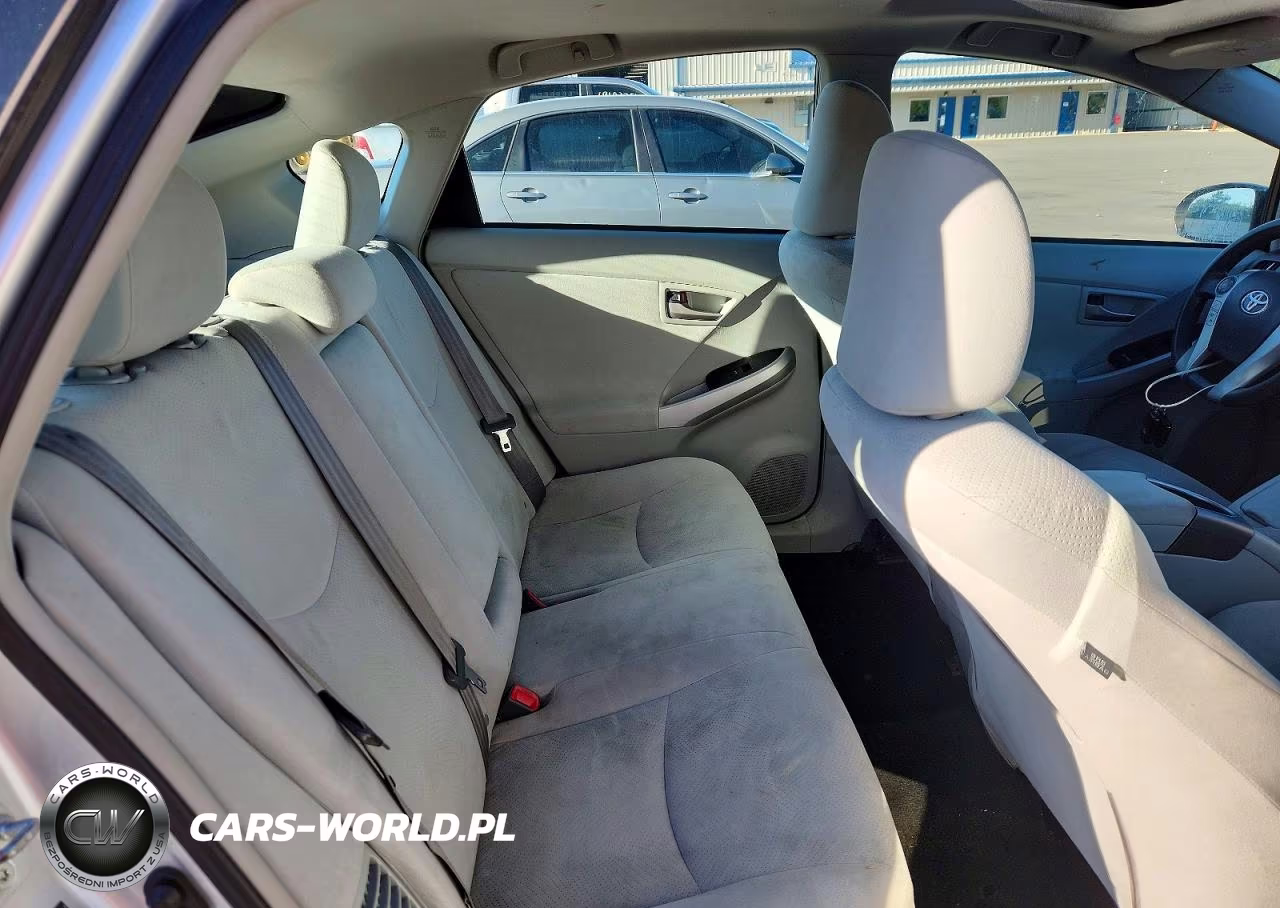 2012 Toyota Prius Three VIN:JTDKN3DUXC5481813 - 10