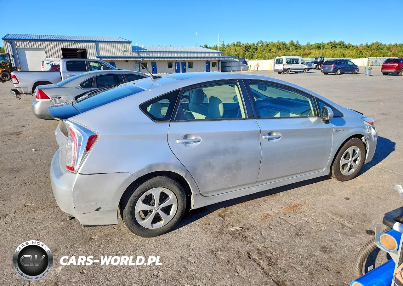 2012 Toyota Prius Three VIN:JTDKN3DUXC5481813 - 3