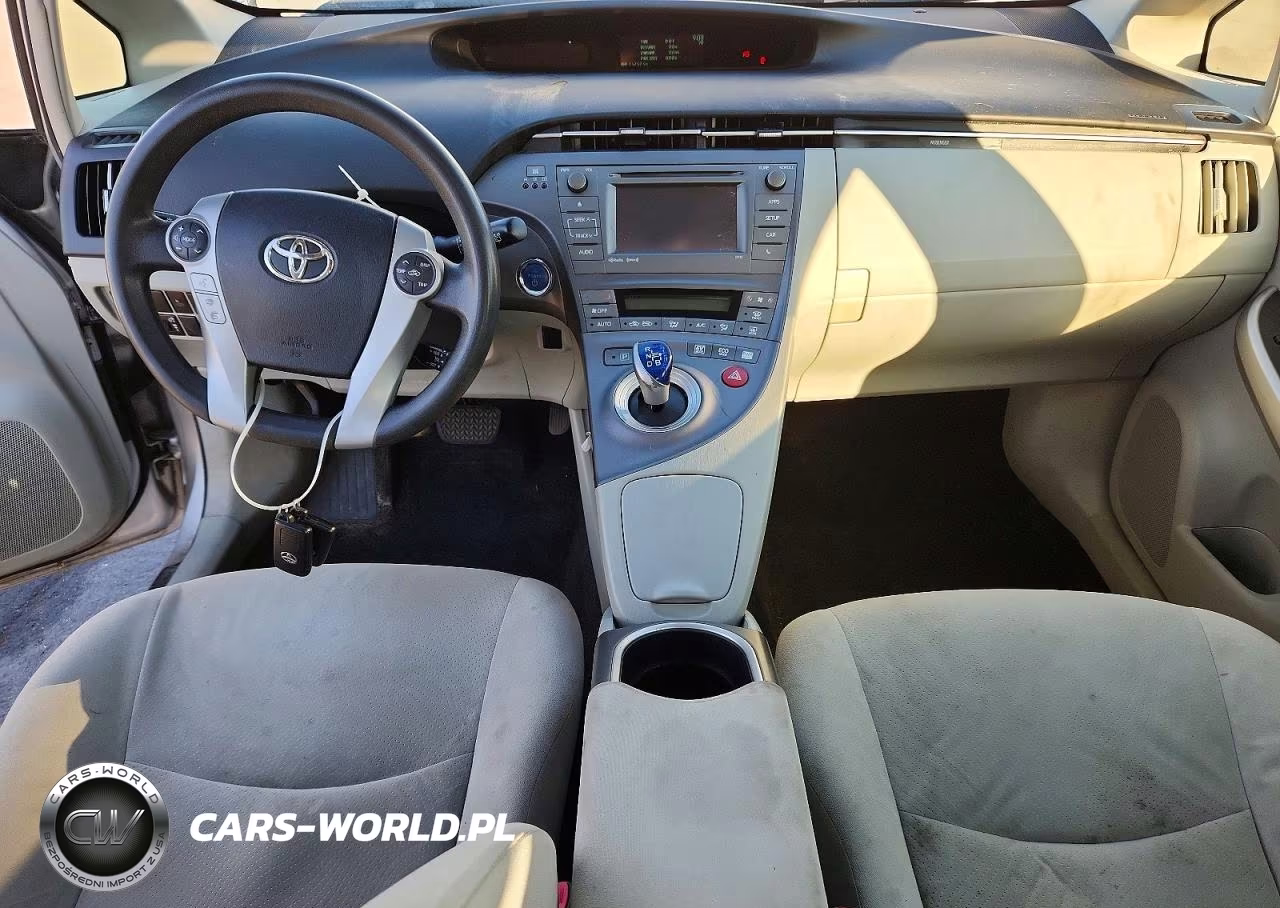 2012 Toyota Prius Three VIN:JTDKN3DUXC5481813 - 8
