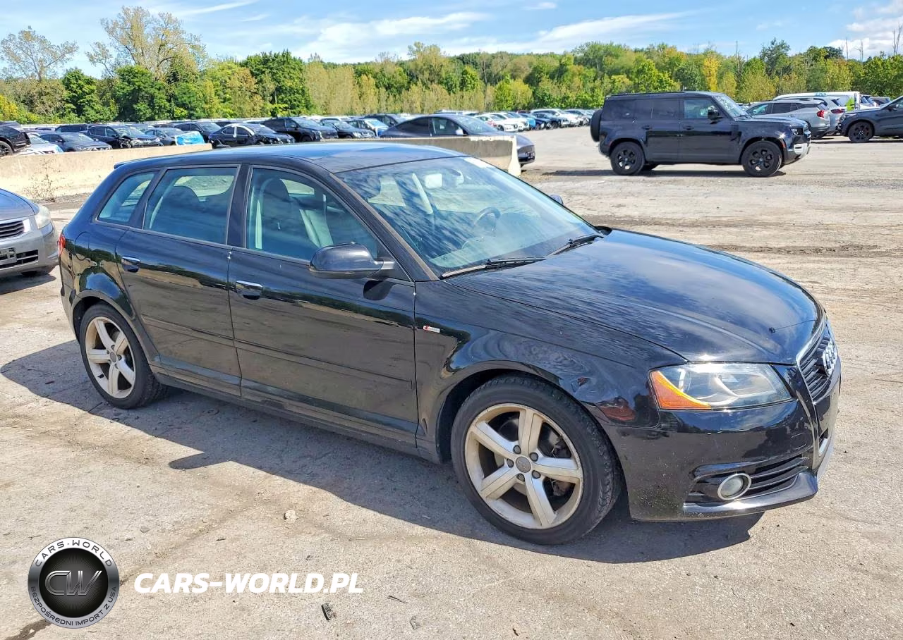2012 Audi A3 Premium Plus VIN:WAUMFAFM2CA118580 - 4