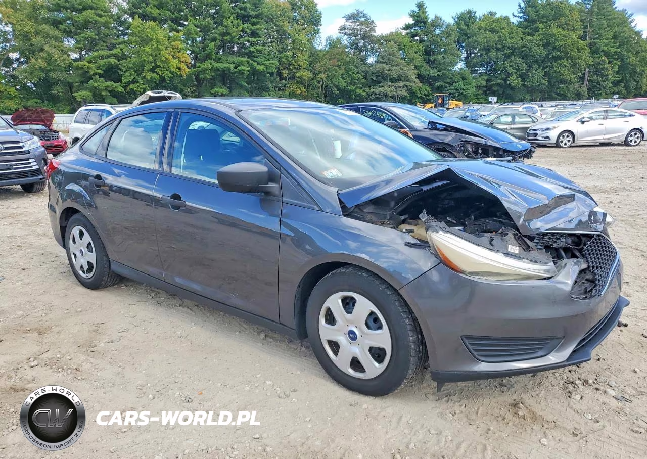 2017 Ford Focus S VIN:1FADP3E23HL316565 - 4