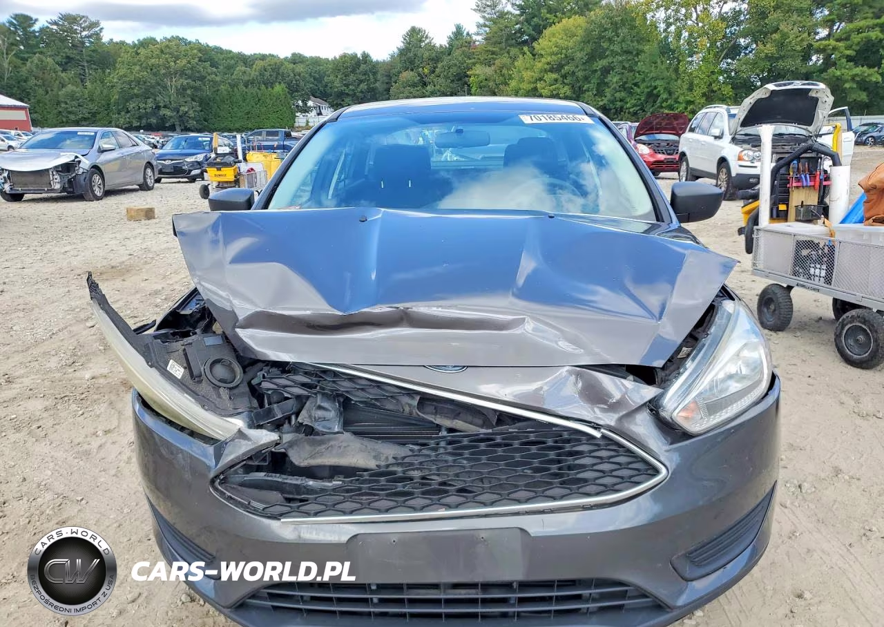 2017 Ford Focus S VIN:1FADP3E23HL316565 - 5