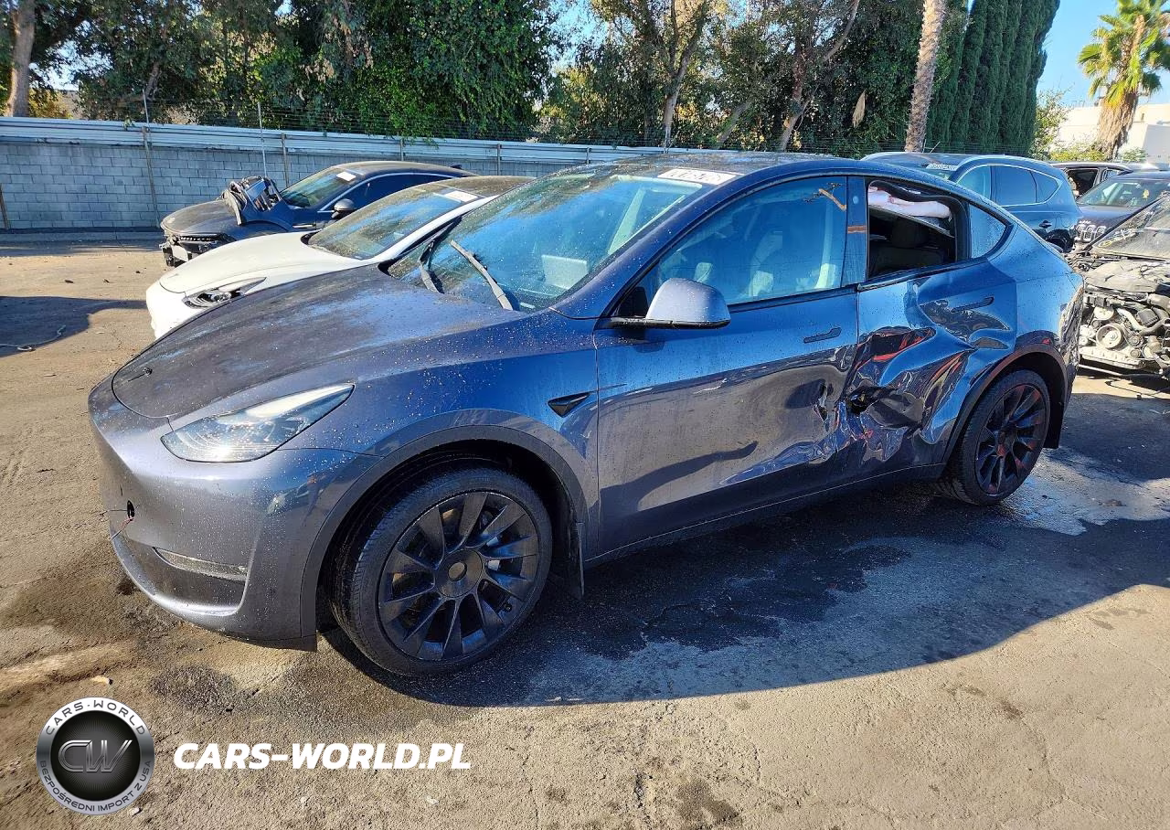 2023 Tesla Model Y – zdjęcie 1 z 13