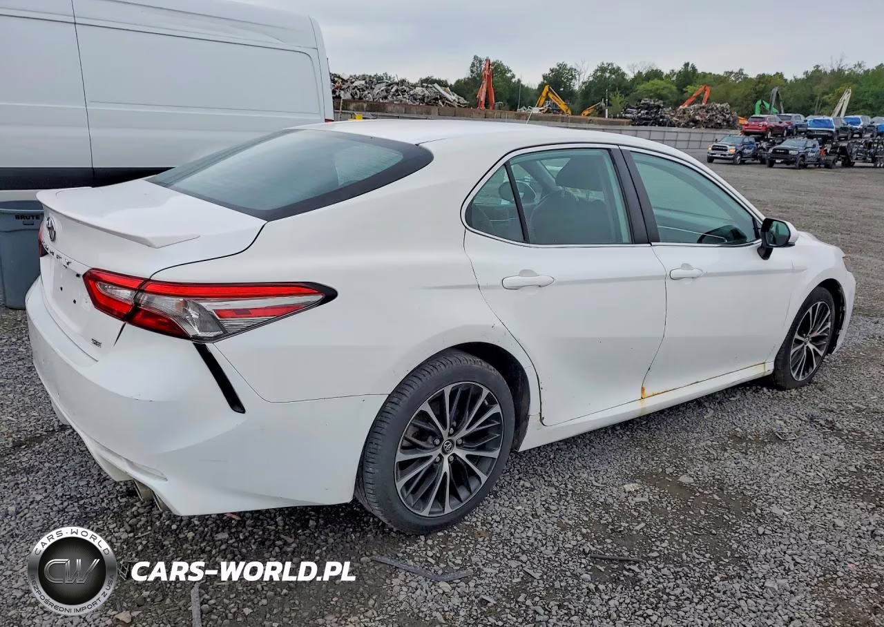 2018 Toyota Camry Se VIN:4T1B11HK8JU094135 - 3