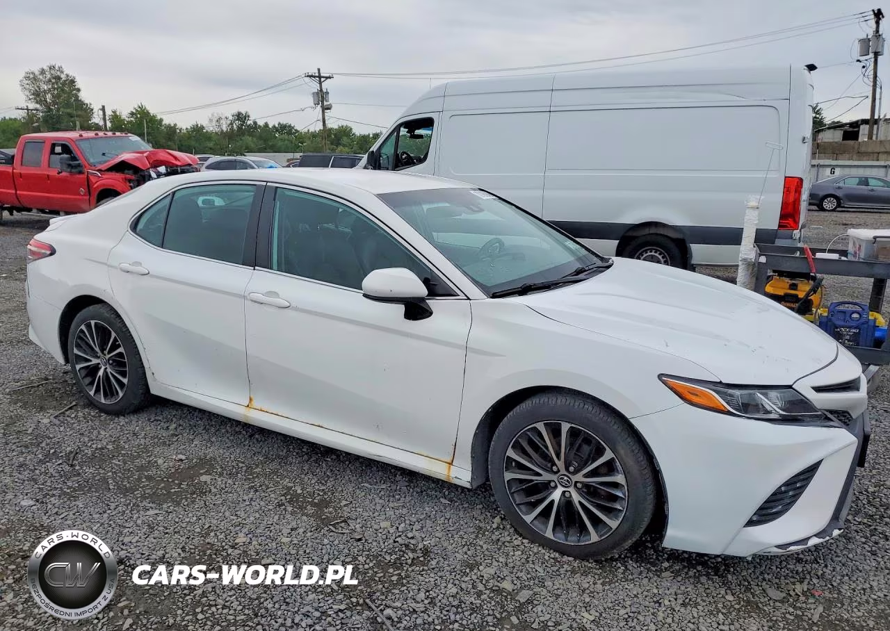 2018 Toyota Camry Se VIN:4T1B11HK8JU094135 - 4