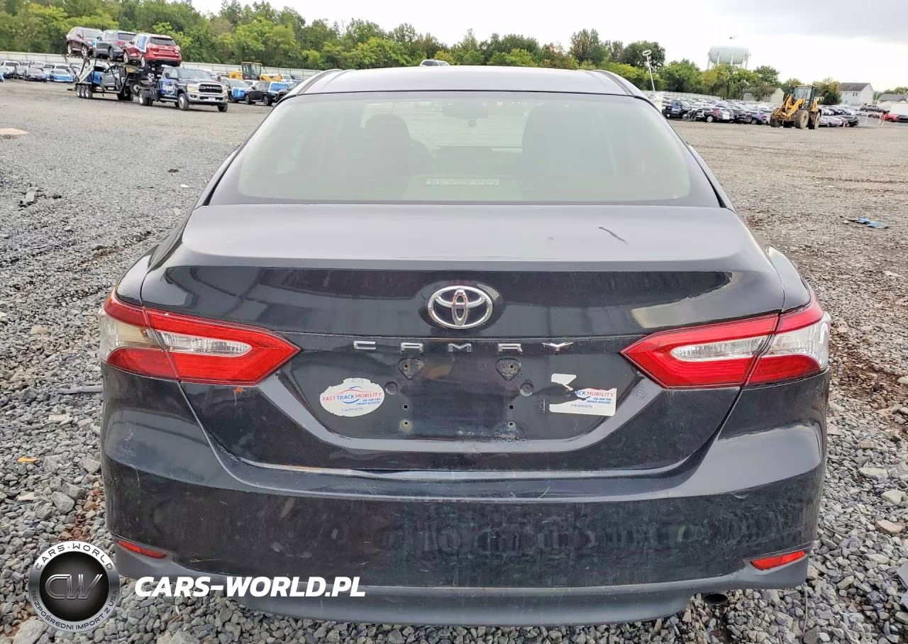 2018 Toyota Camry Le VIN:JTNB11HKXJ3013917 - 6