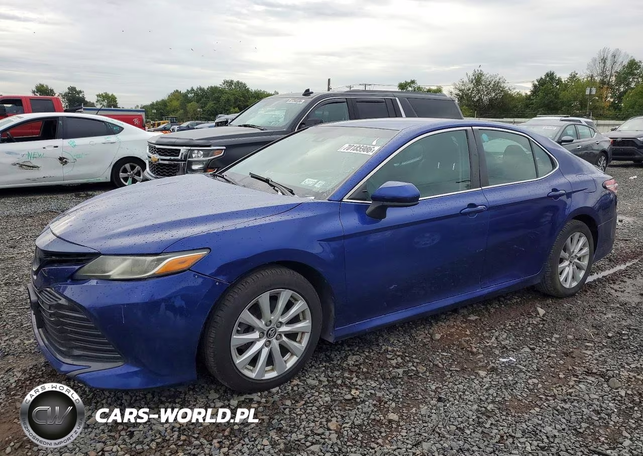 2018 Toyota Camry L VIN:4T1B11HK5JU575461 - 1