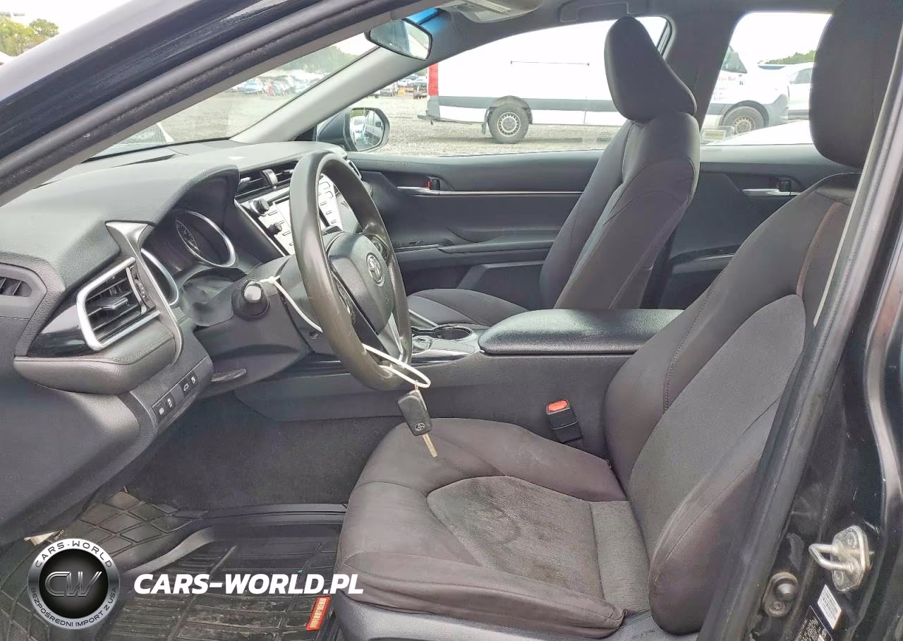 2018 Toyota Camry Le VIN:4T1B11HK2JU556107 - 7