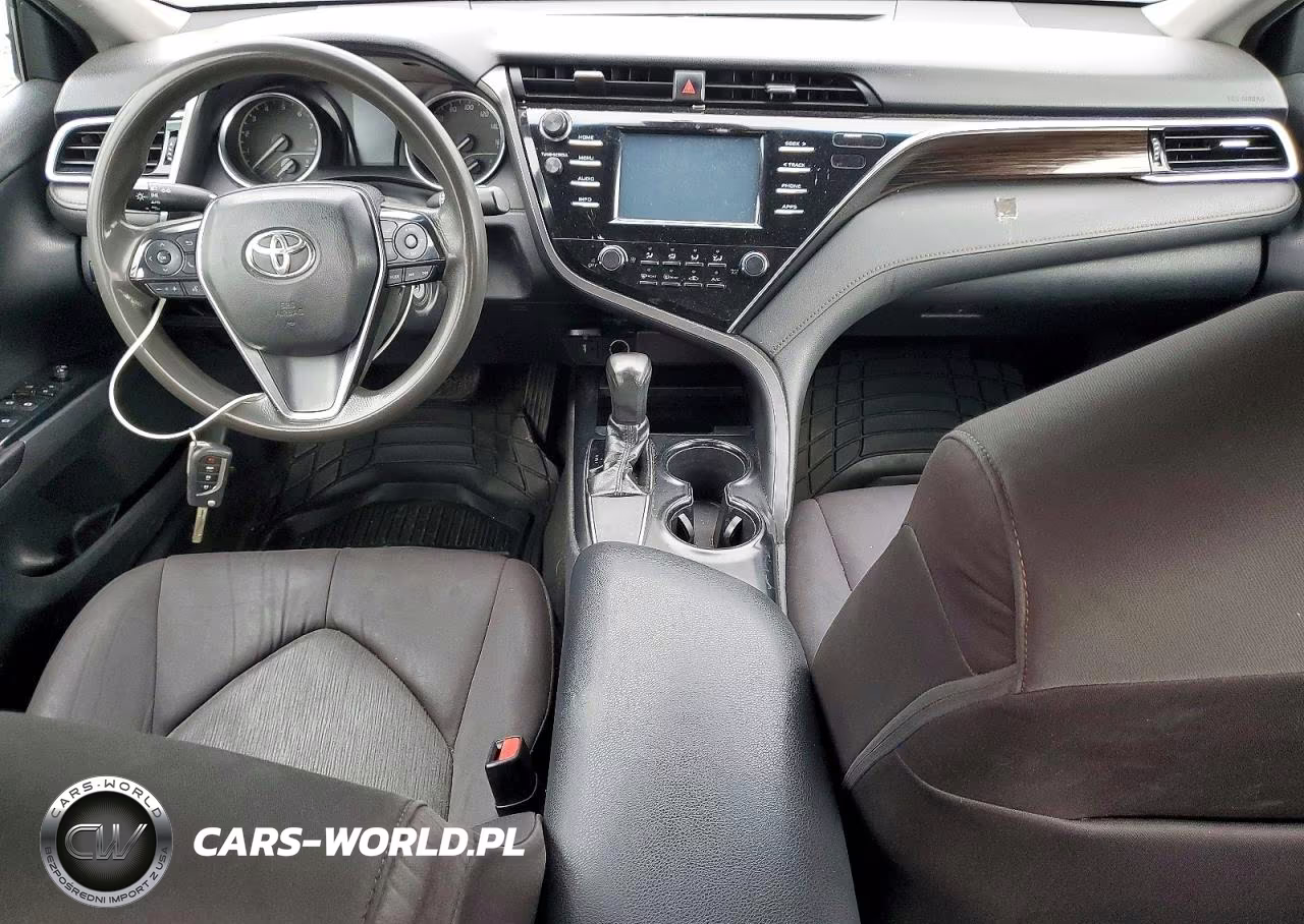 2018 Toyota Camry Le VIN:4T1B11HK2JU556107 - 8