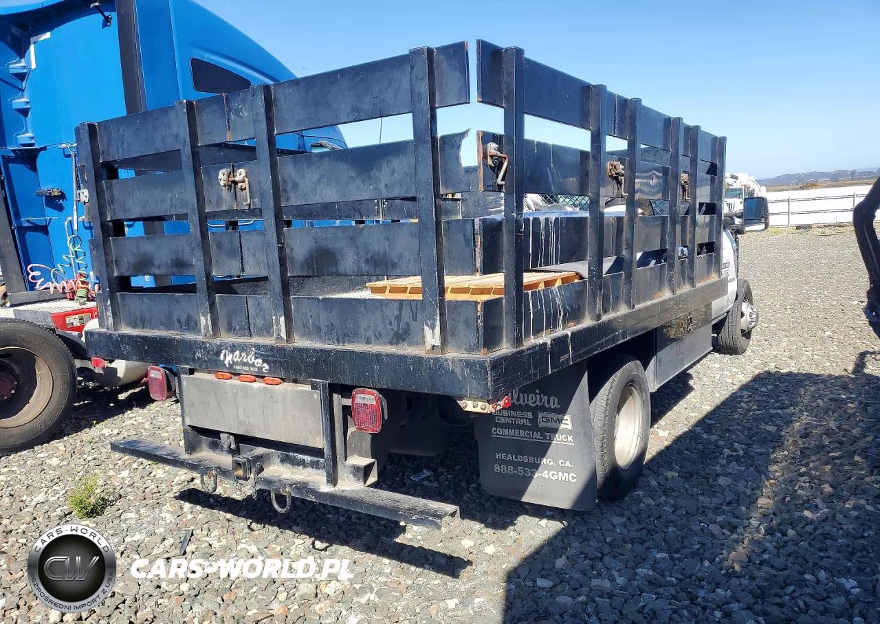 2018 GMC Sierra C3500 VIN:1GD31VCGXJF181070 - 3