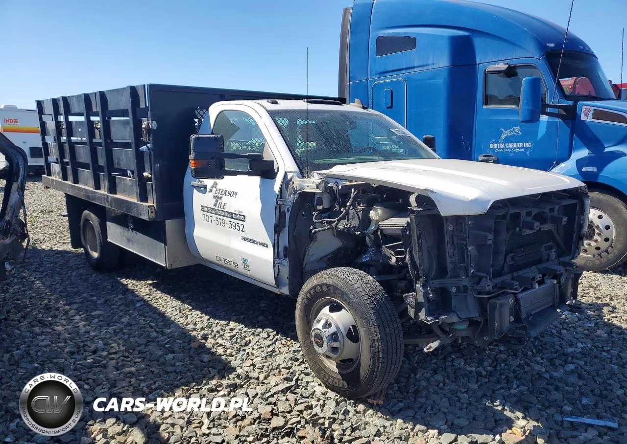 2018 GMC Sierra C3500 VIN:1GD31VCGXJF181070 - 4