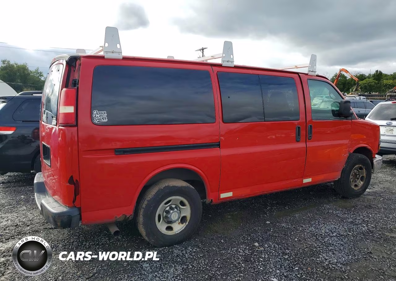 2008 Chevrolet Express G2500 VIN:1GAGG25K881156933 - 3