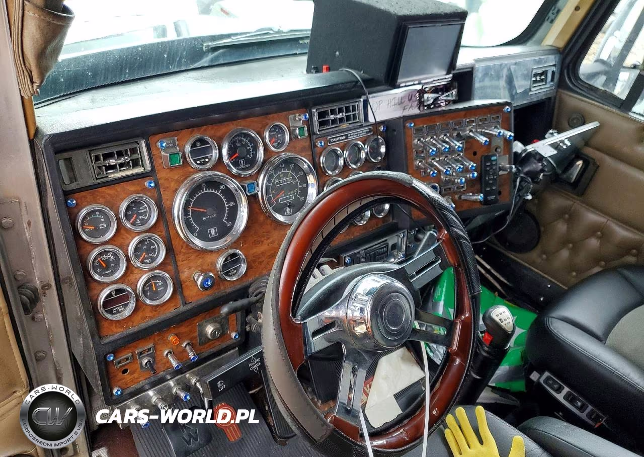 1999 Kenworth T600 Semi Truck VIN:1XKADB9X9XR797525 - 8