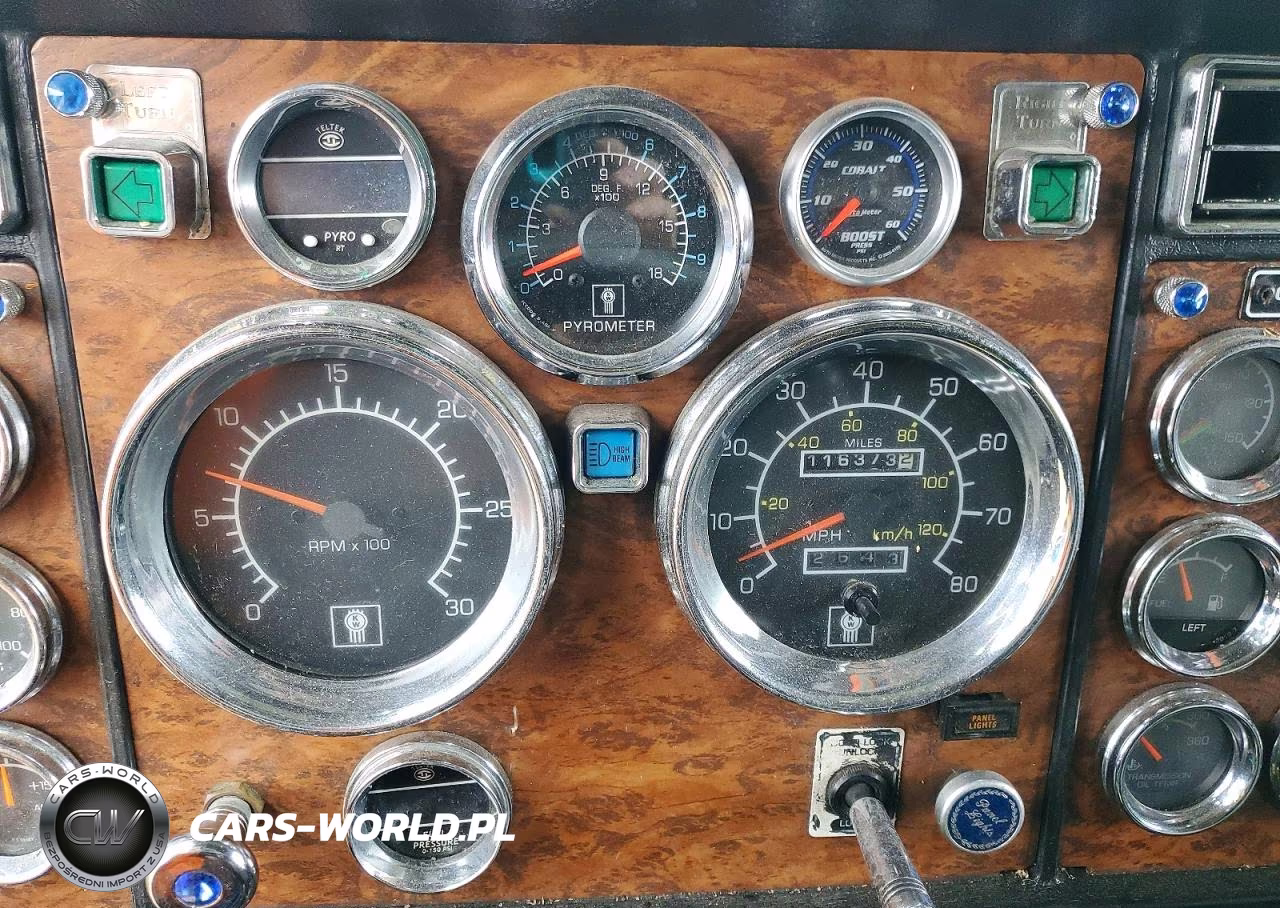 1999 Kenworth T600 Semi Truck VIN:1XKADB9X9XR797525 - 9