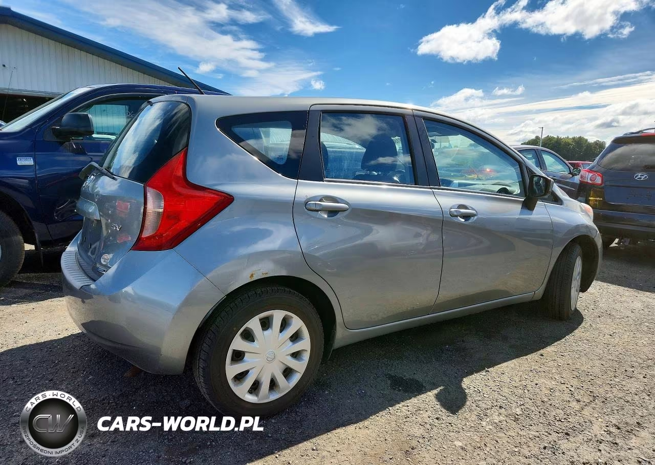 2015 Nissan Versa VIN:3N1CE2CP9FL366167 - 3
