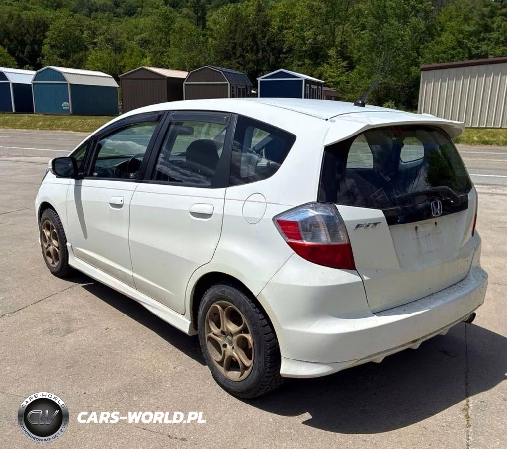 2013 Honda Fit Sport VIN:JHMGE8G51DC060792 - 2