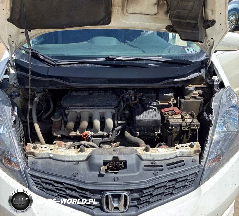 2013 Honda Fit Sport VIN:JHMGE8G51DC060792 - 9