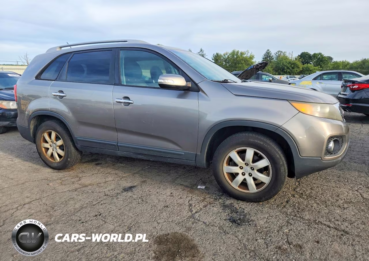 2011 Kia Sorento Lx VIN:5XYKT3A1XBG107725 - 4
