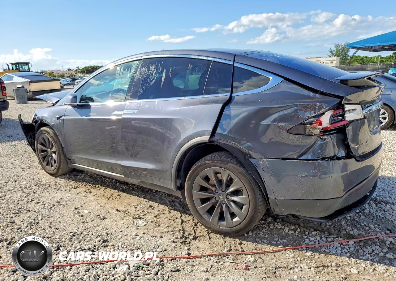 2018 Tesla Model X VIN:5YJXCBE25JF089269 - 2