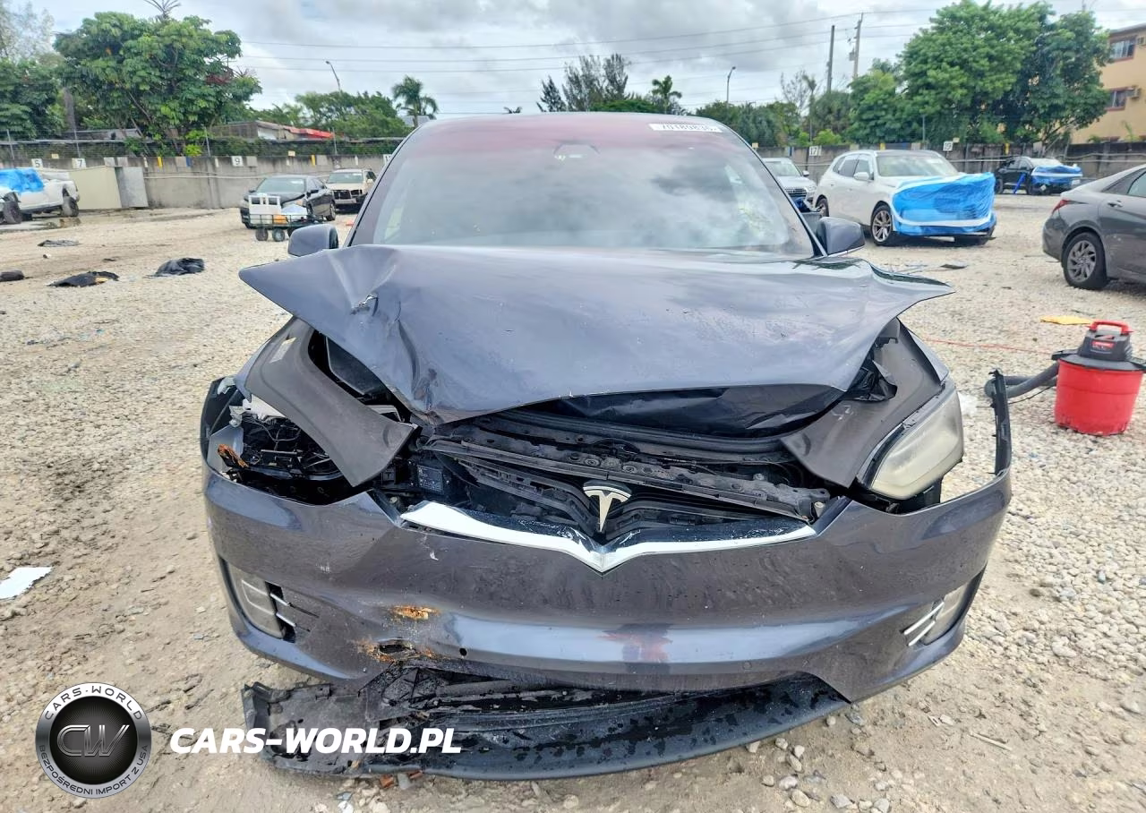 2018 Tesla Model X VIN:5YJXCBE25JF089269 - 5