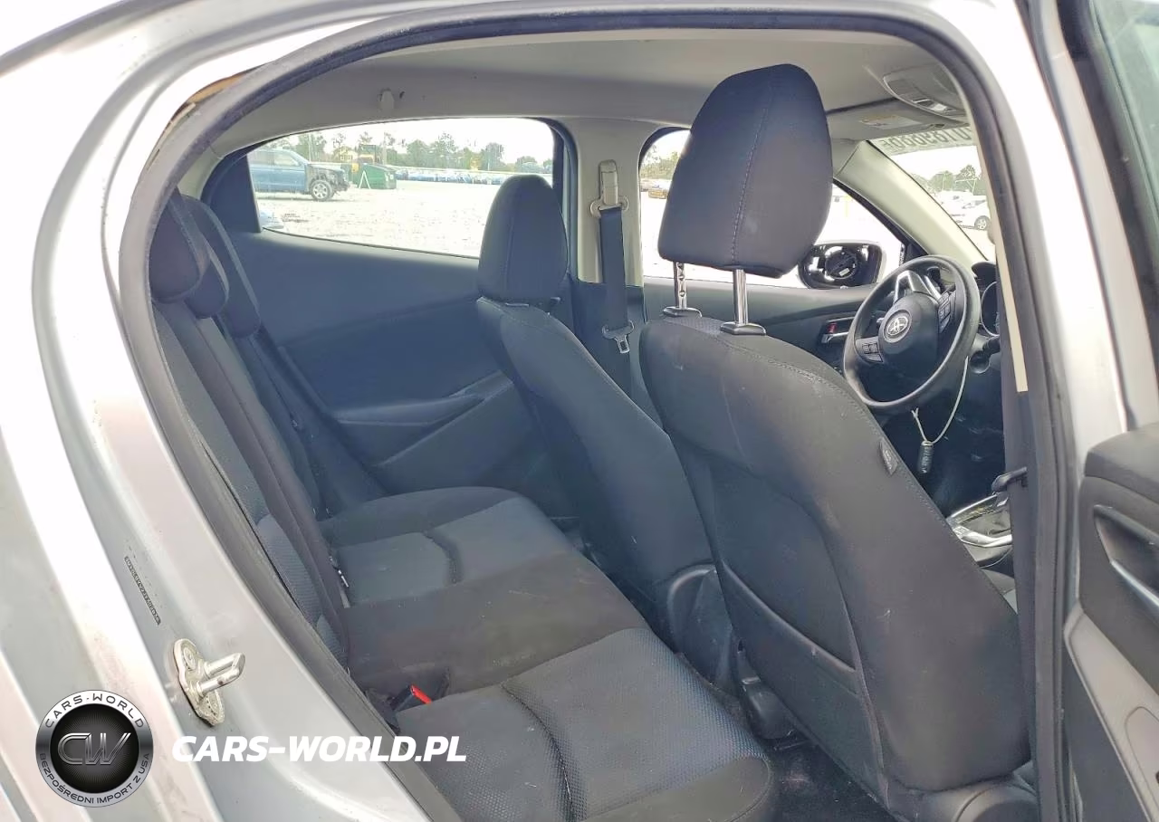 2018 Toyota Yaris Ia Base VIN:3MYDLBYV2JY302838 - 10