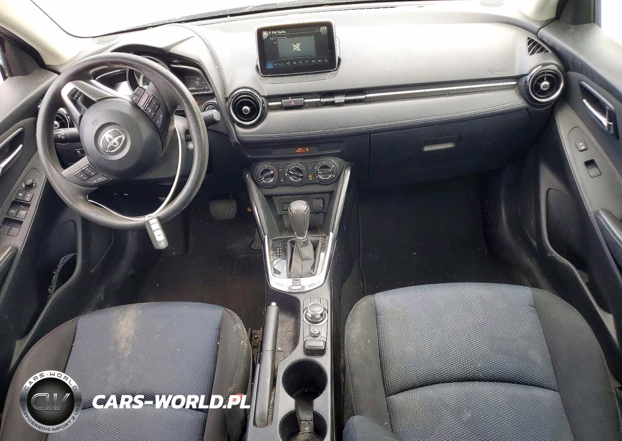 2018 Toyota Yaris Ia Base VIN:3MYDLBYV2JY302838 - 8