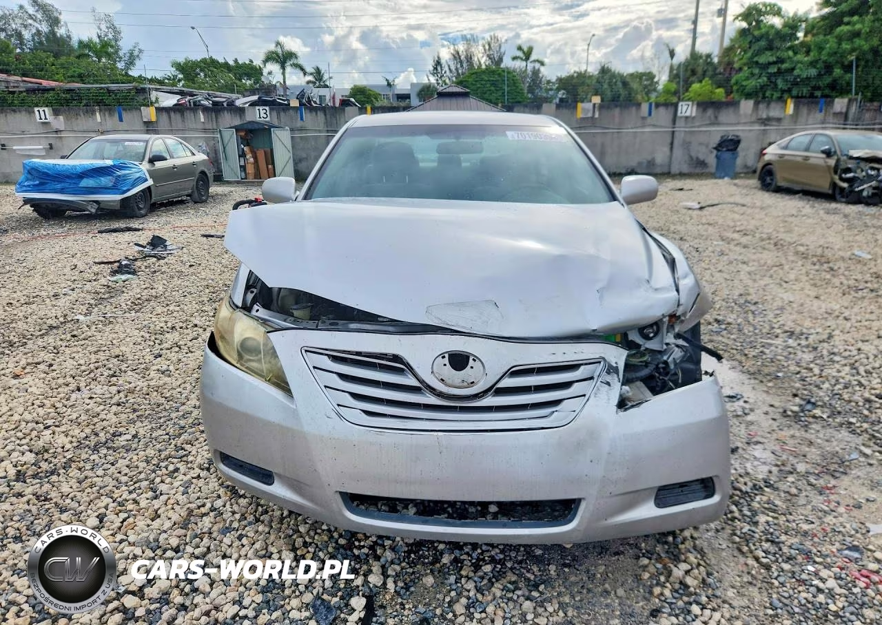 2009 Toyota Camry Le VIN:4T1BE46K29U352637 - 5